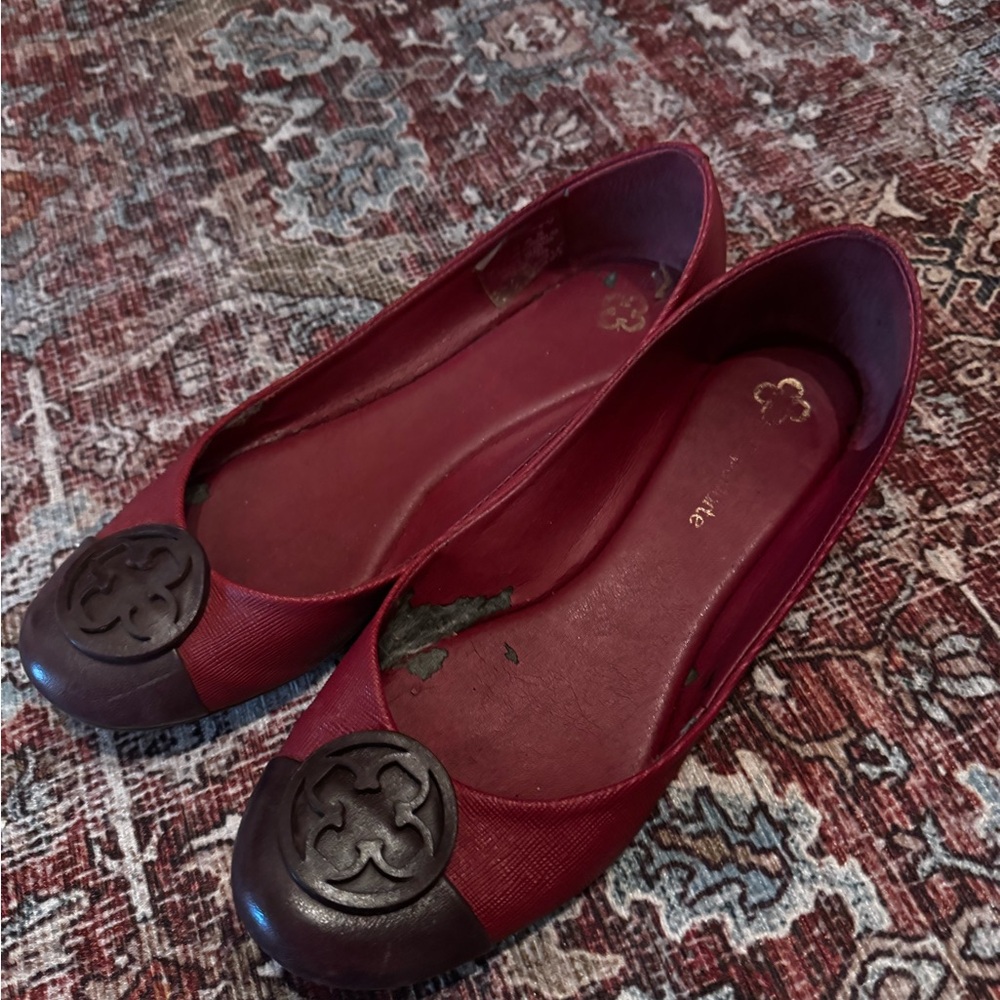 Women's Wine Red Flats with Decorative Toe